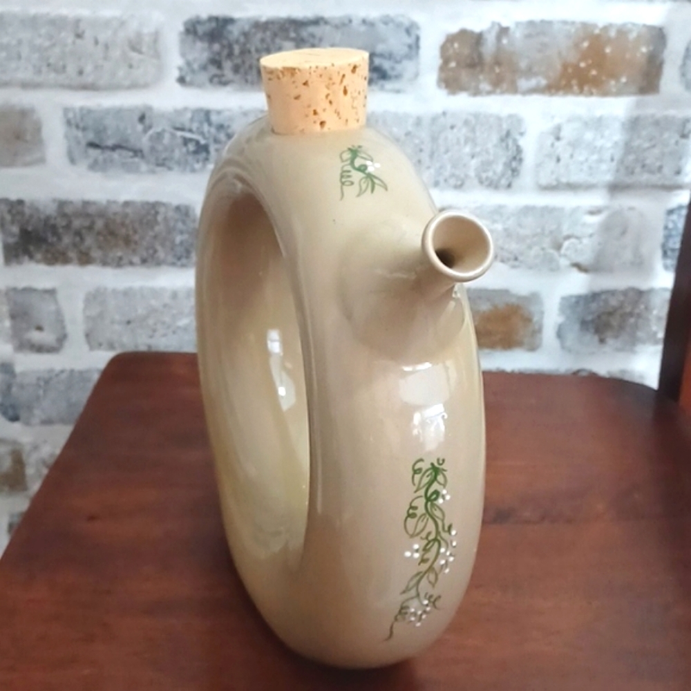 MCM 70's Hartstone USA, hand painted, wine decanter.